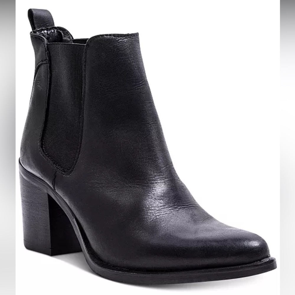 Steve Madden Black pistol Ankle Booties boots size 8.5 leather pointed toe